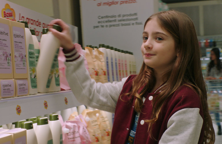 Conad-film-2022-negozi-prodotti-bimba.jpg